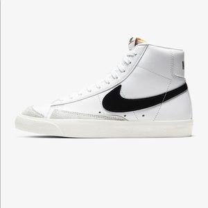 Women’s BLAZER MID 77 EXCELLENT CONDITION SIZE 11